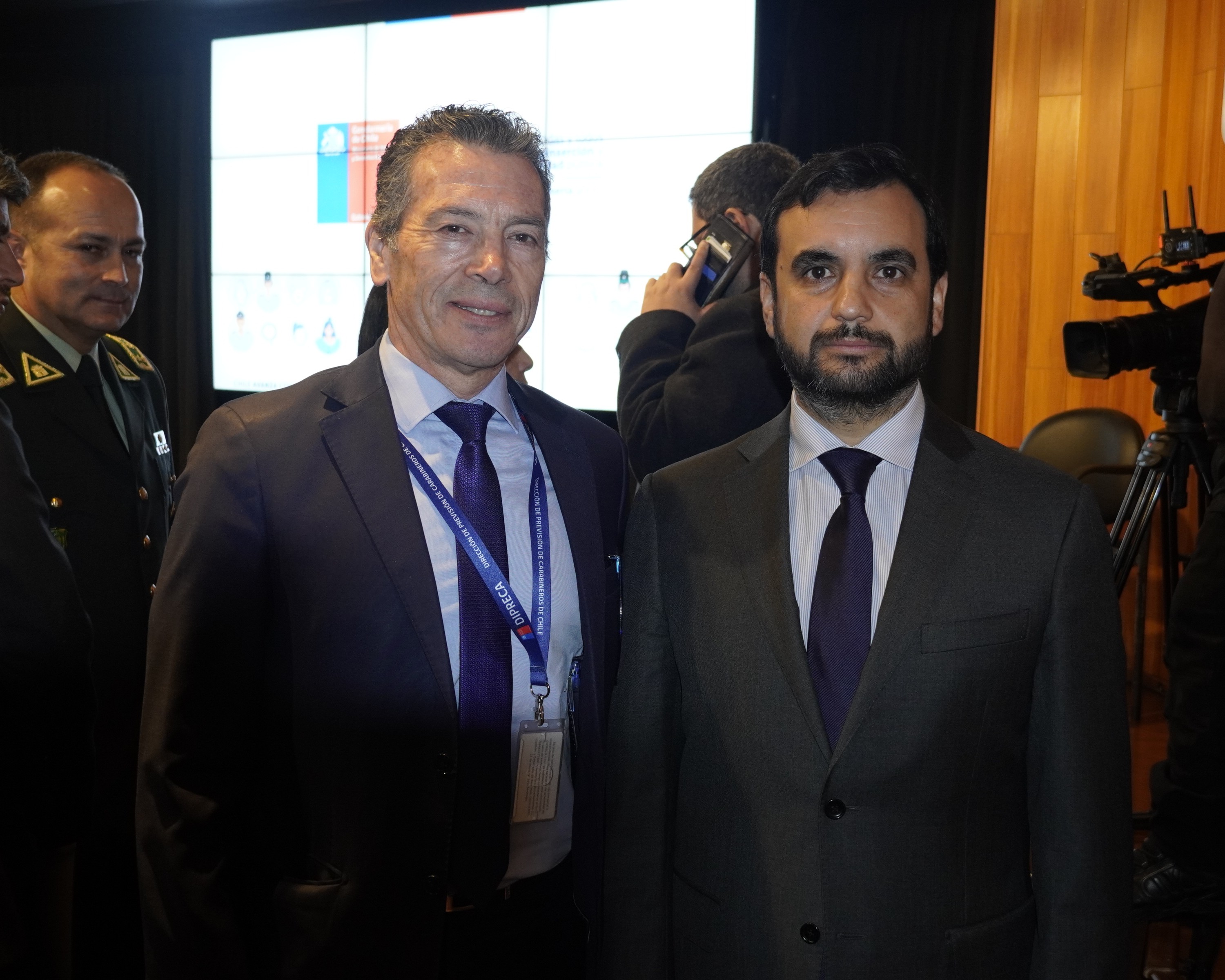 Director DIPRECA, junto a Ministro de Justicia.