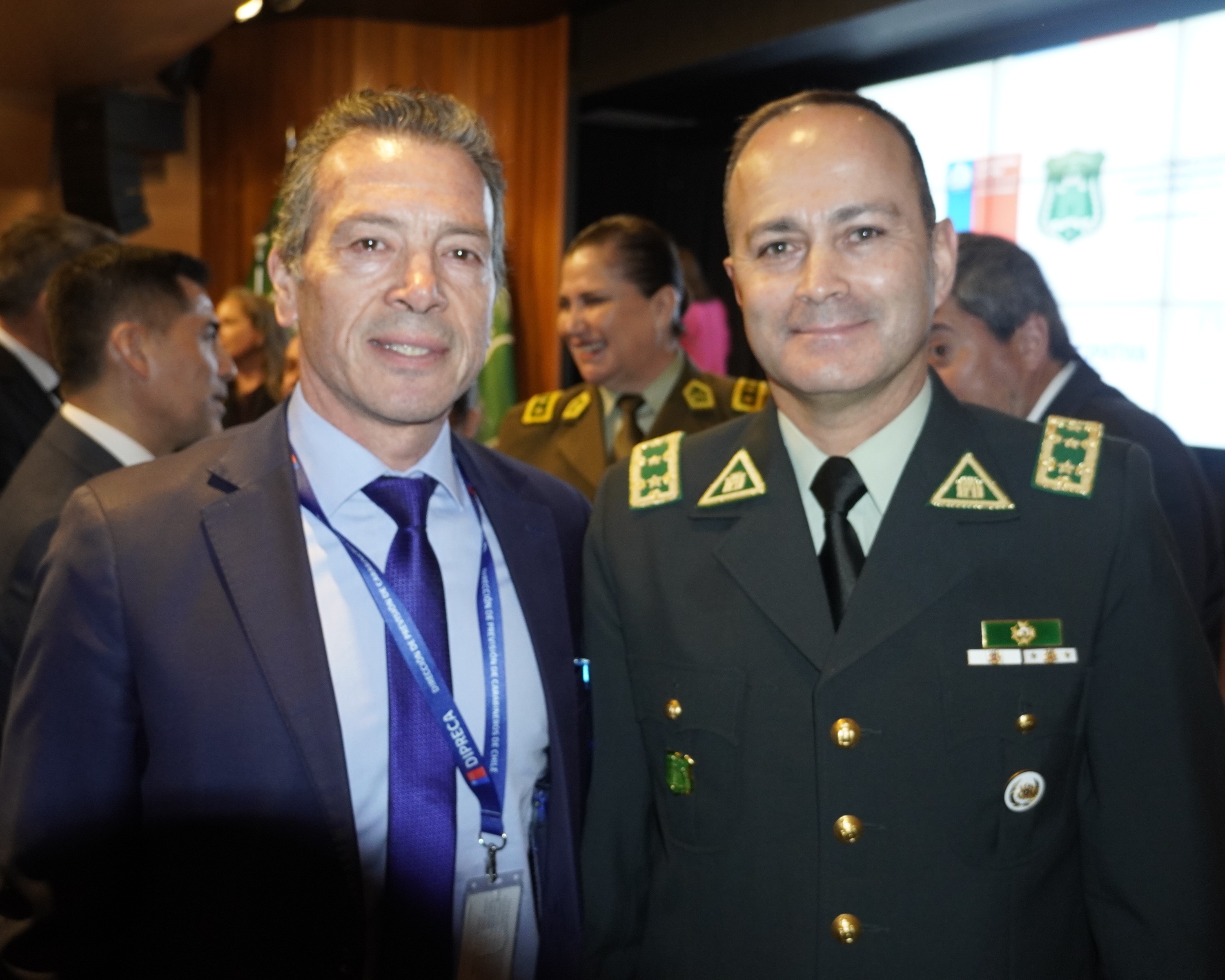 Director DIPRECA, junto a Director Nacional (S) de Gendarmería de Chile.